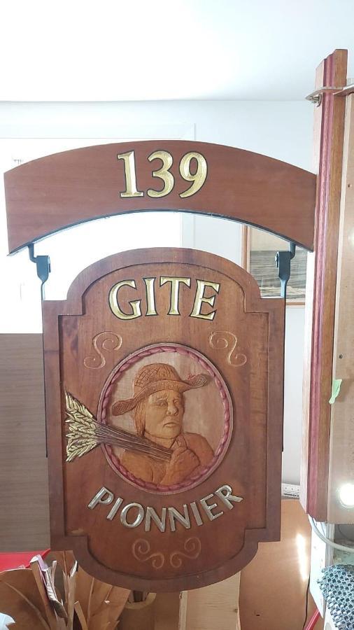 Gite Du Pionnier L'Islet-sur-Mer Luaran gambar