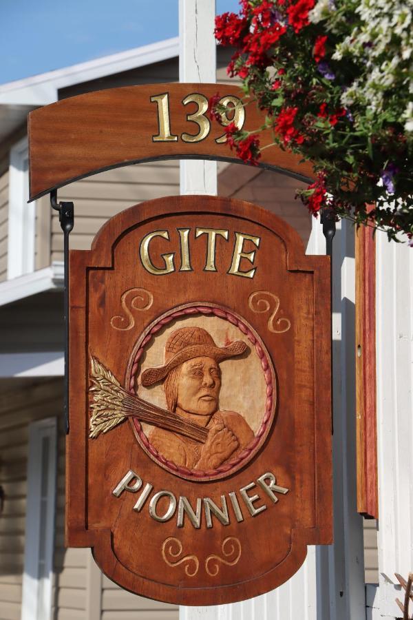 Gite Du Pionnier L'Islet-sur-Mer Luaran gambar